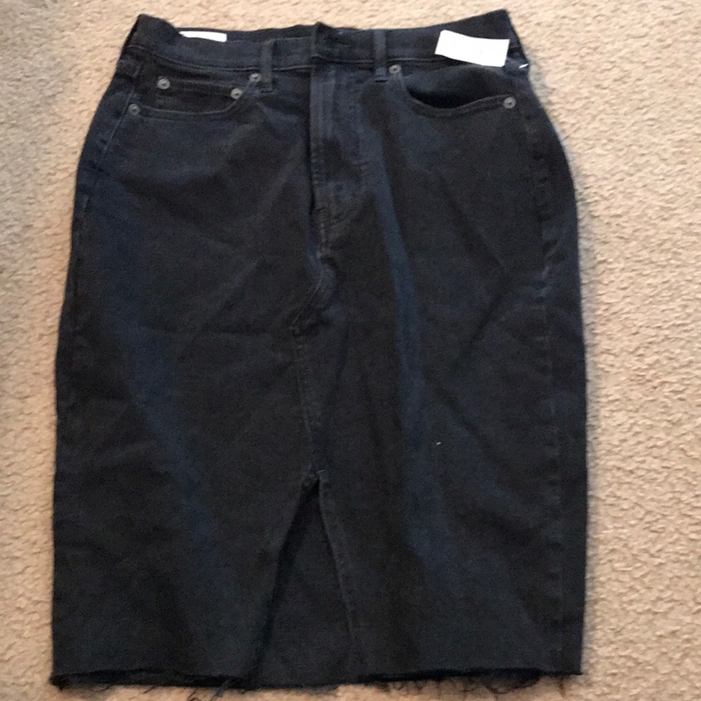 Gap skirt